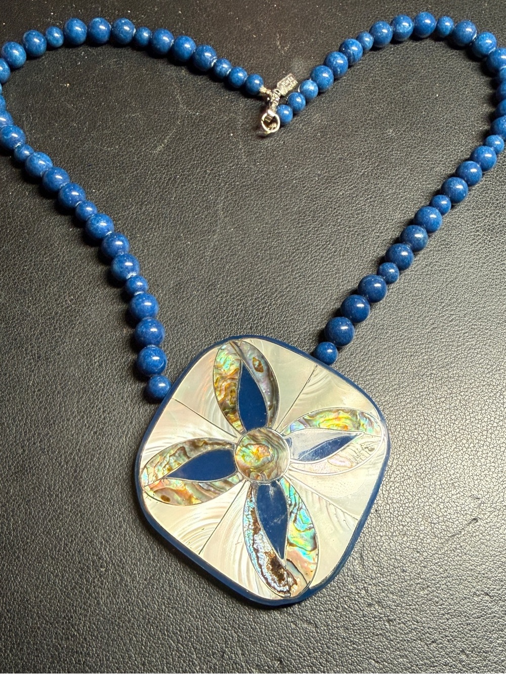 Vintage KARLA JORDAN Mother Of Pearl Abalone Blue Beaded Necklace Flower Pendant